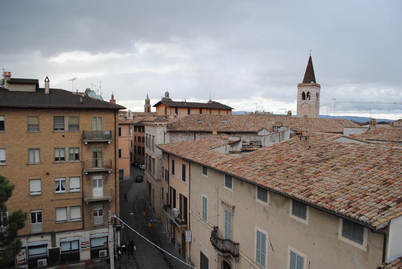 Hotel La Torretta Foligno Exterior foto